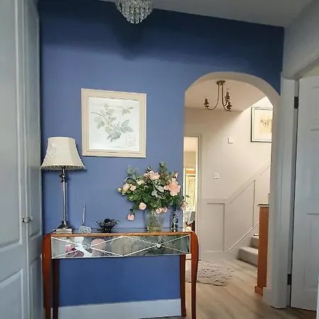 124 ,castlelawn Heights, Headford Road Homestay Homestay