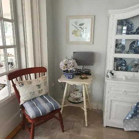 Homestay 124 ,castlelawn Heights, Headford Road Homestay *