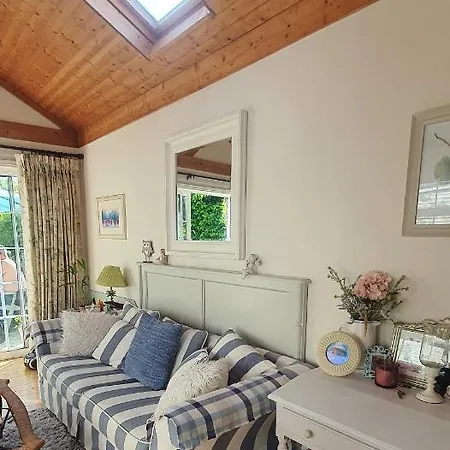 124 ,castlelawn Heights, Headford Road Homestay Homestay